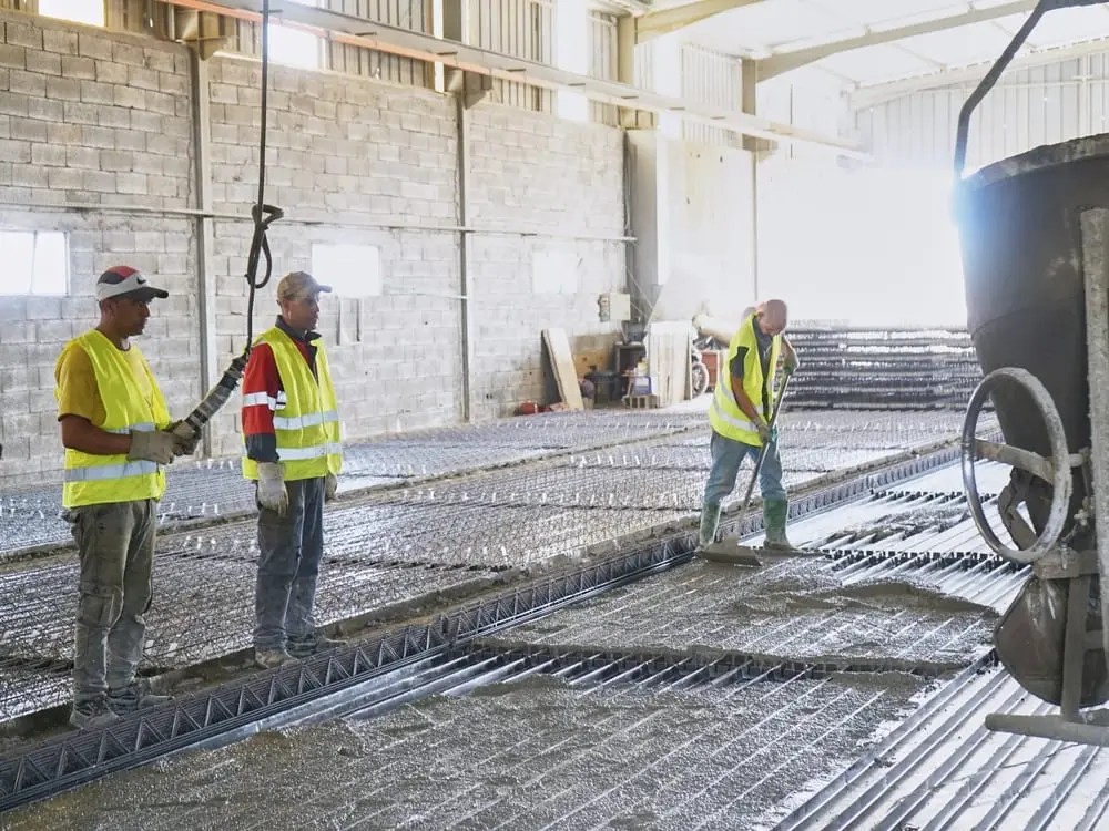 Équipes de Belza Groupe réunies hors de leur site de production
