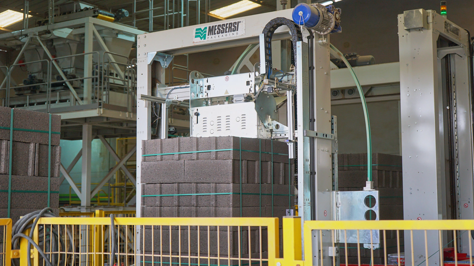 Cercleuse de palettes de blocs, usine Belza Ecotech